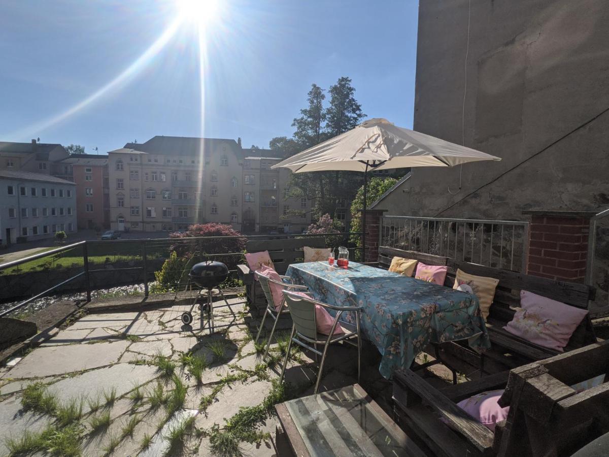 Urlaubstraum Mit Pool, Terrasse & Fluss Im Garten - Ut Apartment Зебниц Екстериор снимка