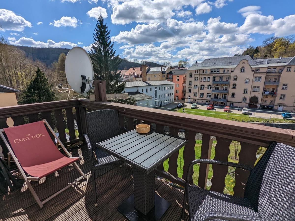 Urlaubstraum Mit Pool, Terrasse & Fluss Im Garten - Ut Apartment Зебниц Екстериор снимка