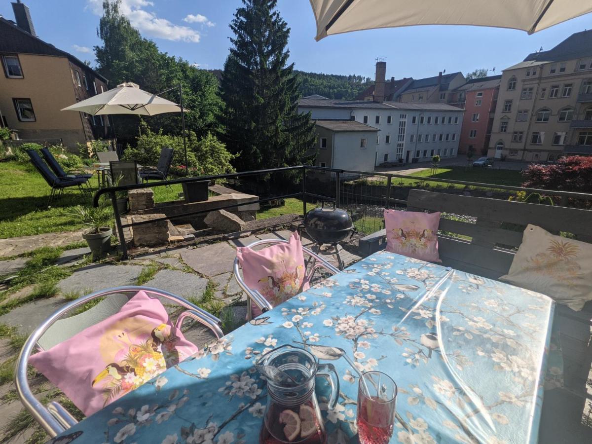 Urlaubstraum Mit Pool, Terrasse & Fluss Im Garten - Ut Apartment Зебниц Екстериор снимка