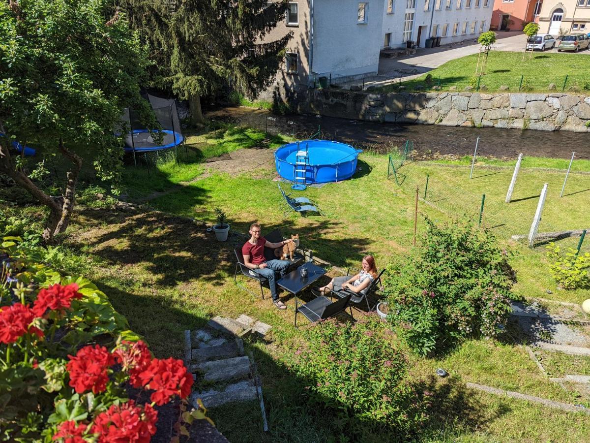 Urlaubstraum Mit Pool, Terrasse & Fluss Im Garten - Ut Apartment Зебниц Екстериор снимка