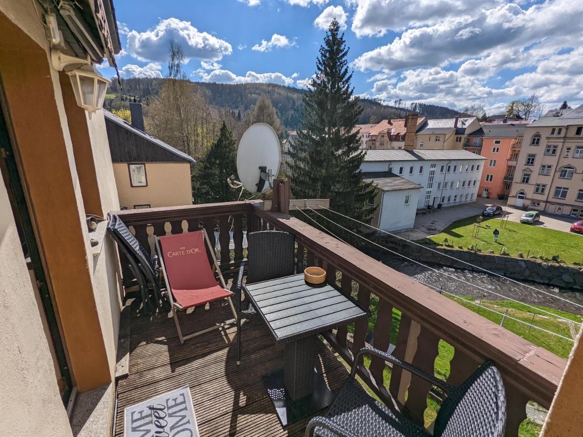Urlaubstraum Mit Pool, Terrasse & Fluss Im Garten - Ut Apartment Зебниц Екстериор снимка