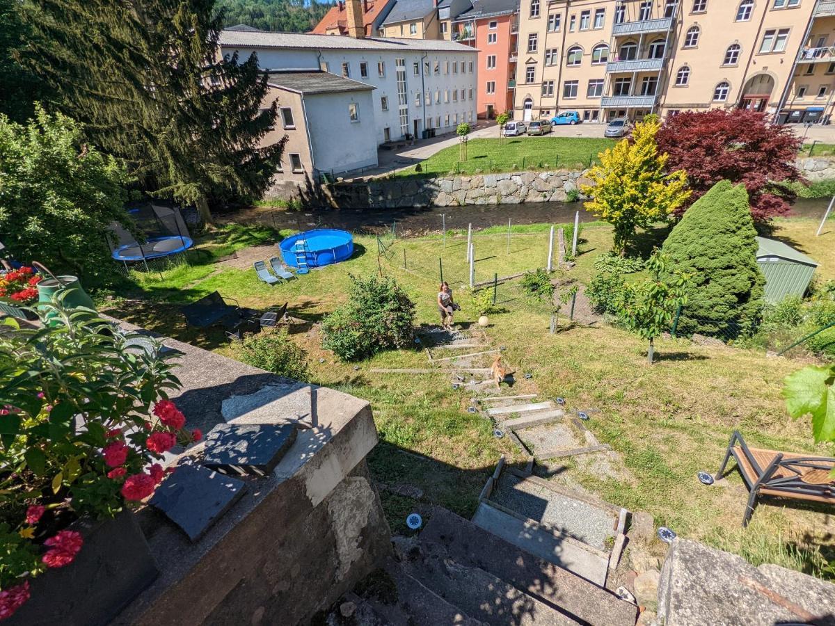 Urlaubstraum Mit Pool, Terrasse & Fluss Im Garten - Ut Apartment Зебниц Екстериор снимка